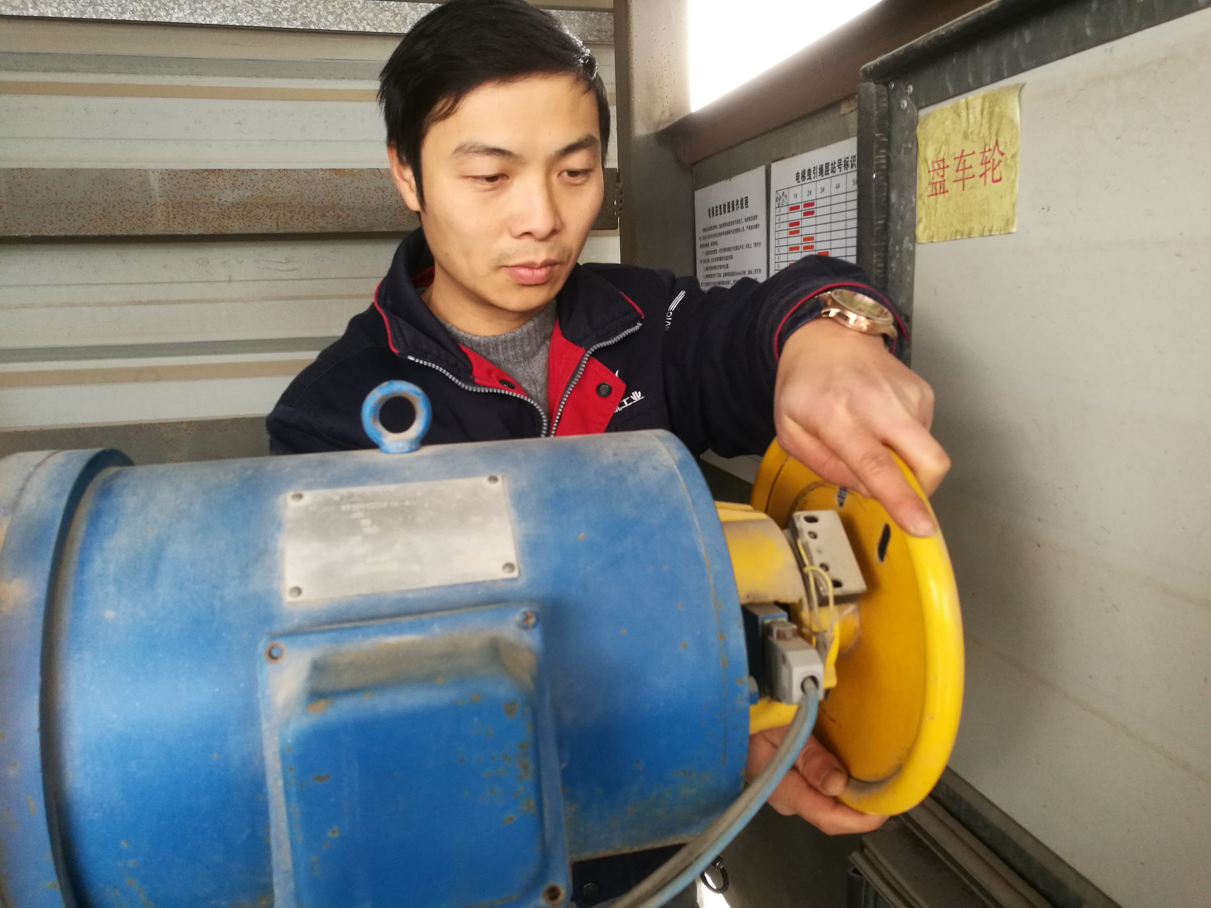 冯国顺：方寸之间显身手
